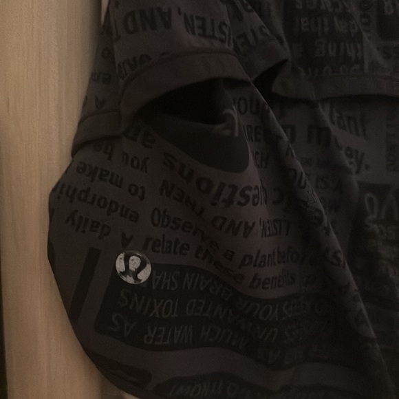 Lululemon - Picture 3 of 3